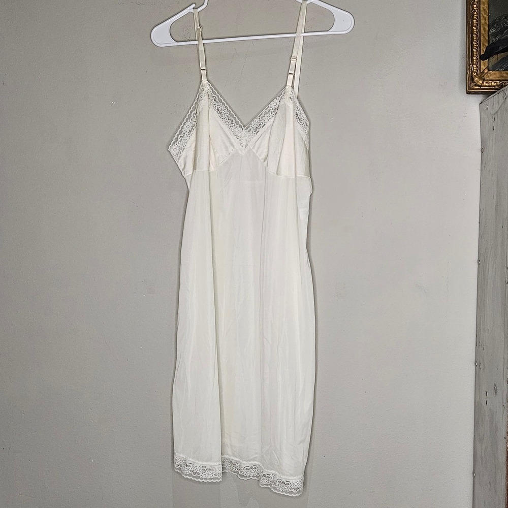 Vintage Vanity Fair Ivory Lace Trim Babydoll Slip Dress Lingerie Size 36/42